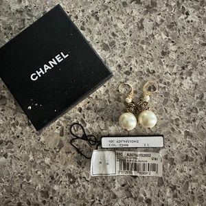 Vintage CHANEL CC PEARL DROP VINTAGE EARRINGS